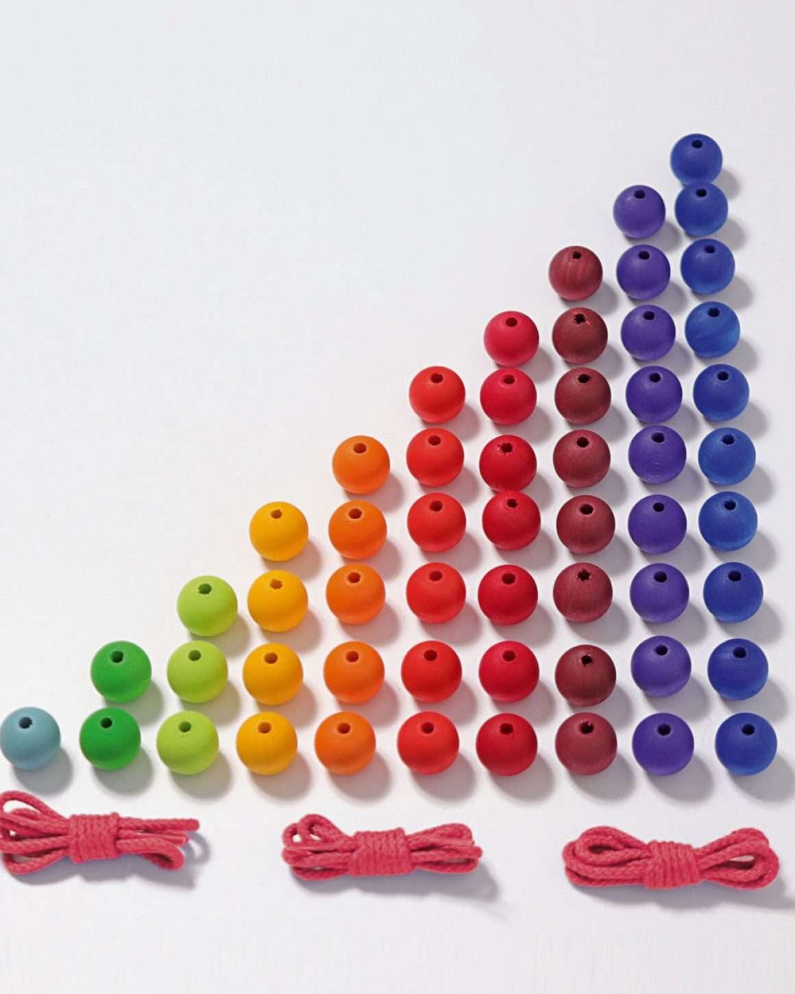 colorful bead stair | montessori leker