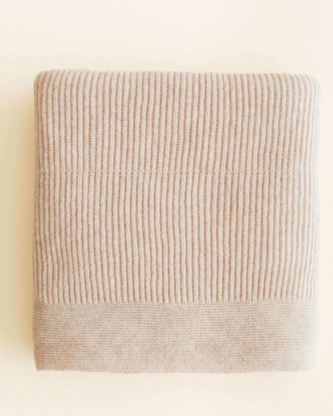 babyteppe ull, medium tykt 100% merino, ubehandlet ull | gaston (soft beige) on the way