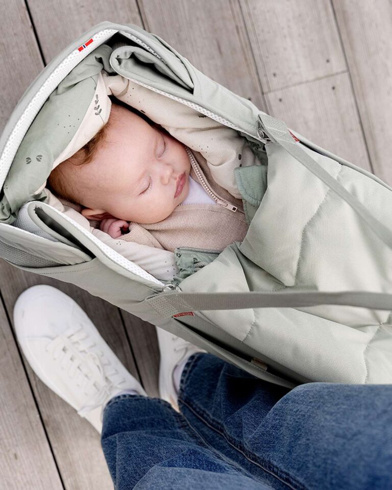 voksi carry me babylift mint pa reise